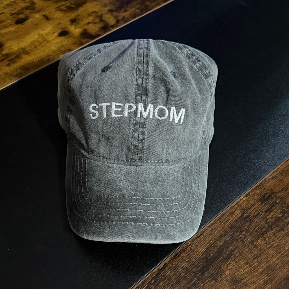 Gray 'STEPMOM' Baseball Cap